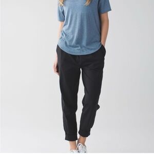 lululemon athletica Black Jet Crops Size 10